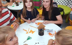 Uczestnicy zajęć w ramach Klubu Książkowych Jeżyków