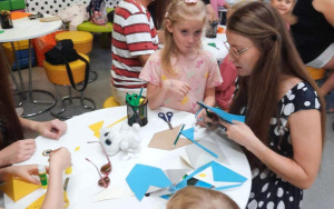 Uczestnicy zajęć w ramach Klubu Książkowych Jeżyków