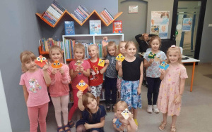 Uczestnicy zajęć w ramach Klubu Książkowych Jeżyków