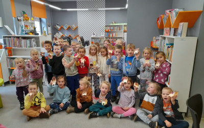 Fotorelacja z lekcji bibliotecznych "Krasnali" i "Leśnych duszków" z Przedszkola nr 6 w Oleśnicy