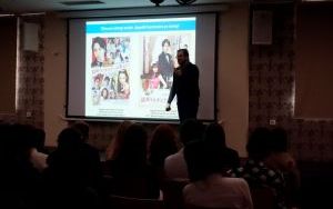 Fotorelacja z wykładu pt. "Historia kina japońskiego"