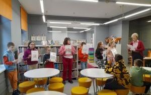 Fotorelacja z lekcji bibliotecznej dla uczniów Małej Brytanii i Zespołu Placówek Specjalnych w Oleśnicy