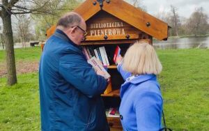 Fotorelacja z otwarcia biblioteczki plenerowej w Parku nad Stawami