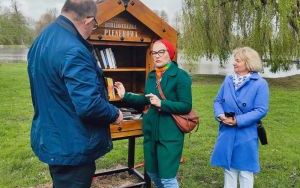 Fotorelacja z otwarcia biblioteczki plenerowej w Parku nad Stawami