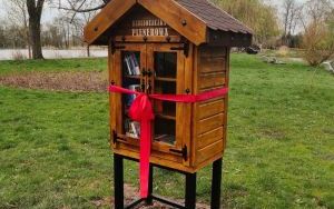 Fotorelacja z otwarcia biblioteczki plenerowej w Parku nad Stawami