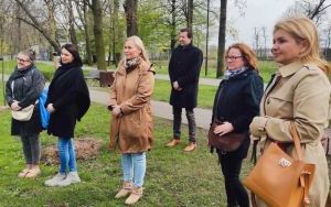 Fotorelacja z otwarcia biblioteczki plenerowej w Parku nad Stawami