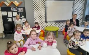 Fotorelacja lekcji bibliotecznej dla dzieci z grupy „Puchatki” z Przedszkola Nr 4