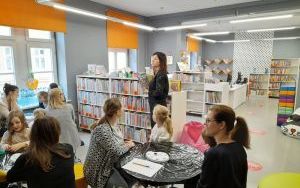 Uczestnicy zajęć w ramach Klubu Książkowych Jeżyków