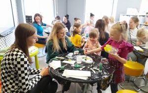 Uczestnicy zajęć w ramach Klubu Książkowych Jeżyków