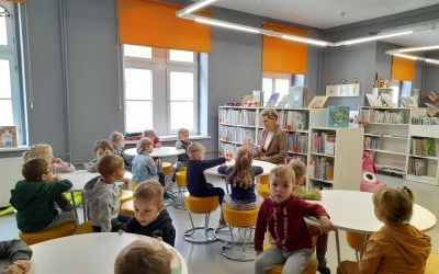 Uczestnicy lekcji bibliotecznej