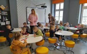 Uczestnicy lekcji bibliotecznej