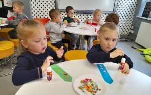 Uczestnicy lekcji bibliotecznej