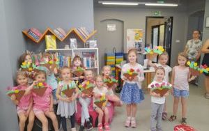 Uczestnicy zajęć w ramach Klubu Książkowych Jeżyków