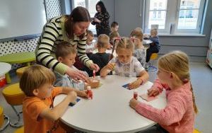 Uczestnicy lekcji bibliotecznych w Bibliotece "Pod Sową"