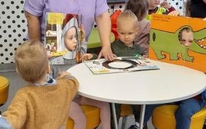 Uczestnicy lekcji bibliotecznych w Bibliotece "Pod Sową"