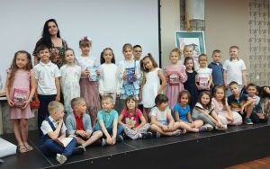 Fotorelacja ze spotkania autorskiego z Sylwią Winnik