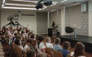 Fotorelacja ze spotkania autorskiego z Sylwią Winnik