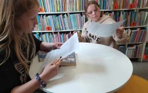 Uczestnicy lekcji bibliotecznej