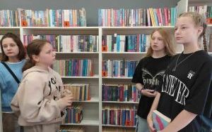 Uczestnicy lekcji bibliotecznej