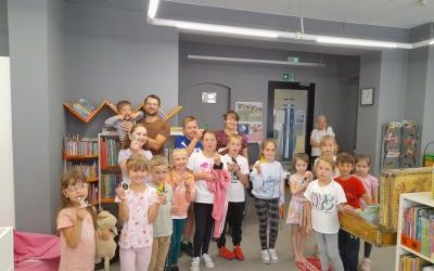 Uczestnicy zajęć z "Lisim Zakątkiem" 4.07.2024