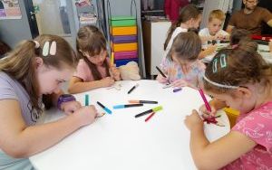 Uczestnicy zajęć z "Lisim Zakątkiem" 4.07.2024