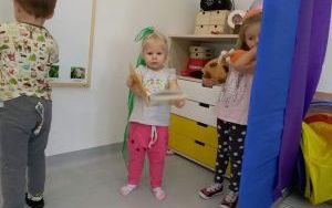 KSIĄŻECZKI Z BIBLIOTECZNEJ PÓŁECZKI (4)