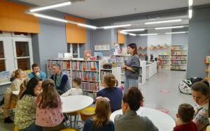 Fotorelacja ze Spotkania Klubu Książkowych Jeżyków w Bibliotece "Pod Sową" (2)