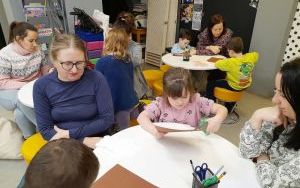 Fotorelacja ze Spotkania Klubu Książkowych Jeżyków w Bibliotece "Pod Sową" (3)
