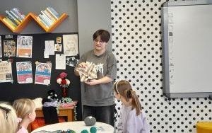 Fotorelacja z zajęć szydełkowania