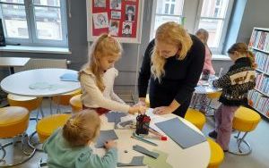 Uczestnicy zajęć feryjnych "Na Łyżwy"