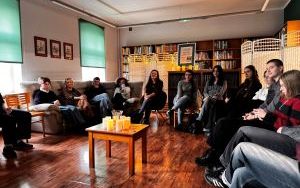 Fotorelacja z drugiego Wieczoru Poetyckiego Młodych Twórców