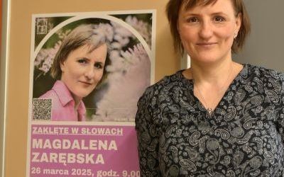 Uczestnicy spotkania autorskiego z Magdaleną Zarębską