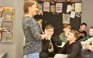 Uczestnicy spotkania autorskiego z Magdaleną Zarębską