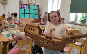 Uczestnicy zajęć w ramach projektu Nasza Mała Biblioteka