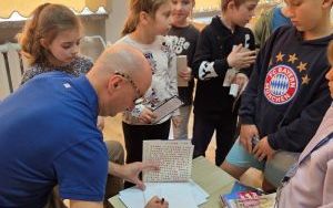 Fotorelacja ze spotkania autorskiego z Krzysztofem Dziedzicem