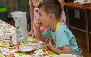 Uczestnicy zajęć "Czytaj, Gotuj, Smakuj" (1)