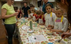 Uczestnicy zajęć "Czytaj, Gotuj, Smakuj" (6)