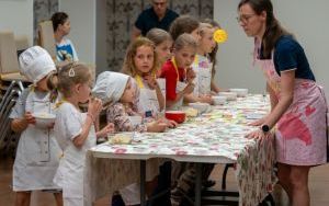 Uczestnicy zajęć "Czytaj, Gotuj, Smakuj" (2)