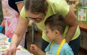 Uczestnicy zajęć "Czytaj, Gotuj, Smakuj" (1)