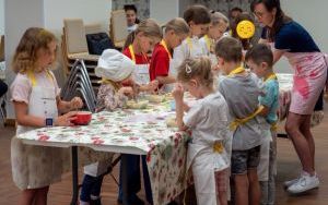 Uczestnicy zajęć "Czytaj, Gotuj, Smakuj" (7)