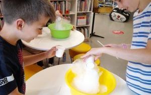 Uczestnicy zajęć z magicznymi eksperymentami (5)