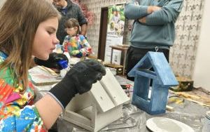 Fotorelacja z warsztatów tworzenia karmników (13)