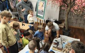 Fotorelacja z warsztatów tworzenia karmników (13)