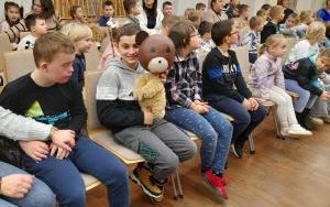 Fotorelacja z Dnia Pluszowego Misia w bibliotece! (4)