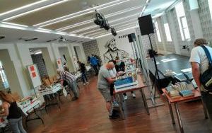 Zdjęcia dokumentujące GIEŁDĘ KSIĄŻKI w dniach 14 i 15 lipca 2020 r.