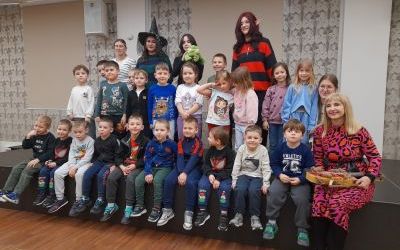 Fotorelacja lekcji bibliotecznej poprowadzonej przez Klub Empatyków z ZSZ w Oleśnicy