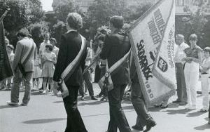 Msza św. w intencji ojczyzny na placu Zwycięstwa, 1989 r.