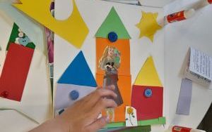 Uczestnicy zajęć w ramach Klubu Książkowych Jeżyków (2)