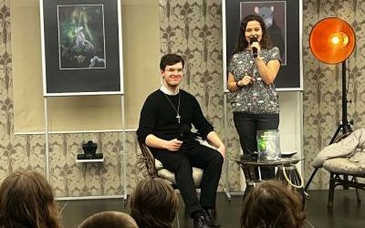 Fotorelacja ze spotkania autorskiego z Maciejem Rozumkiem