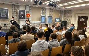 Fotorelacja ze spotkania autorskiego z Maciejem Rozumkiem (2)